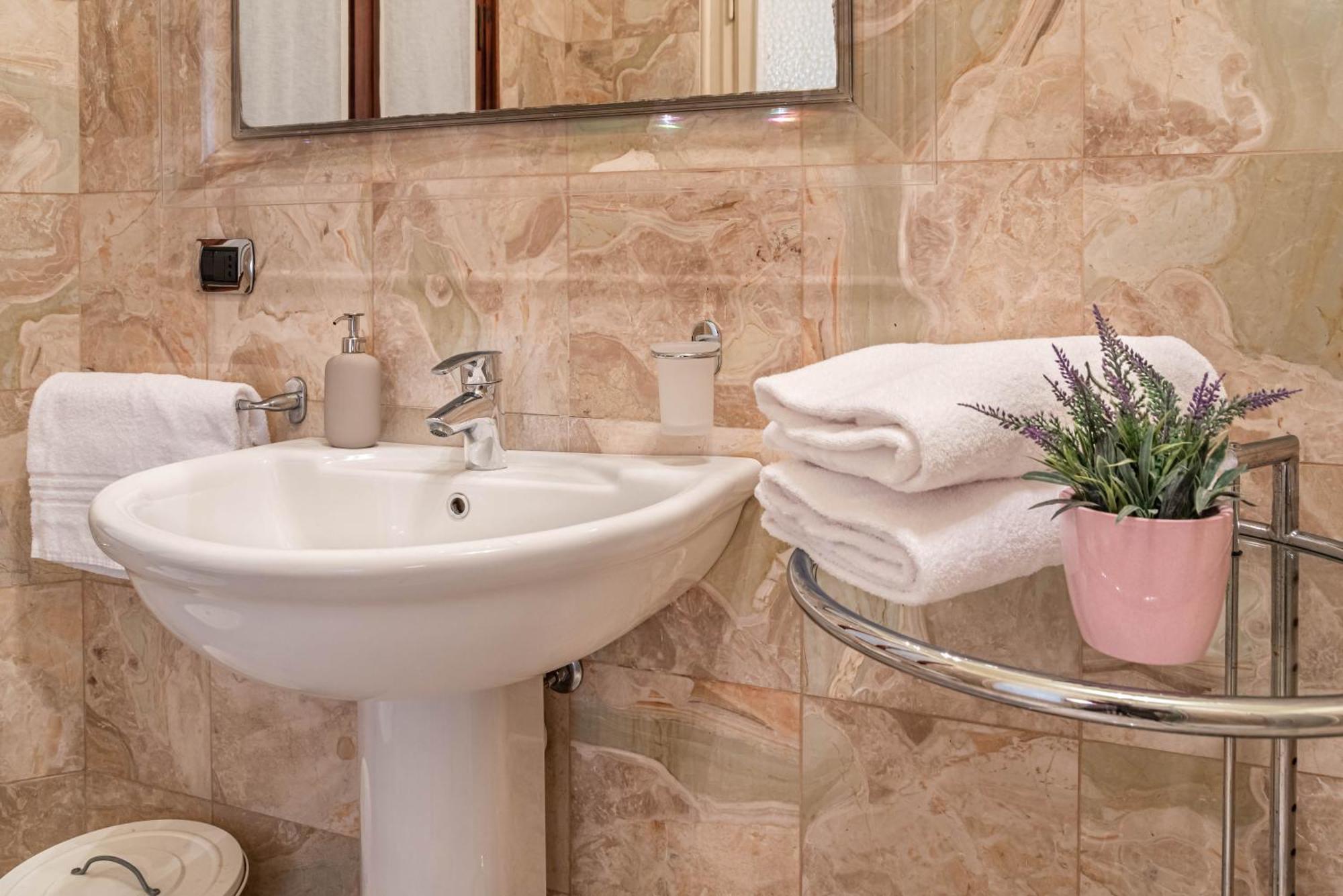 Piazza Isolo Central Apartment Werona Zewnętrze zdjęcie
