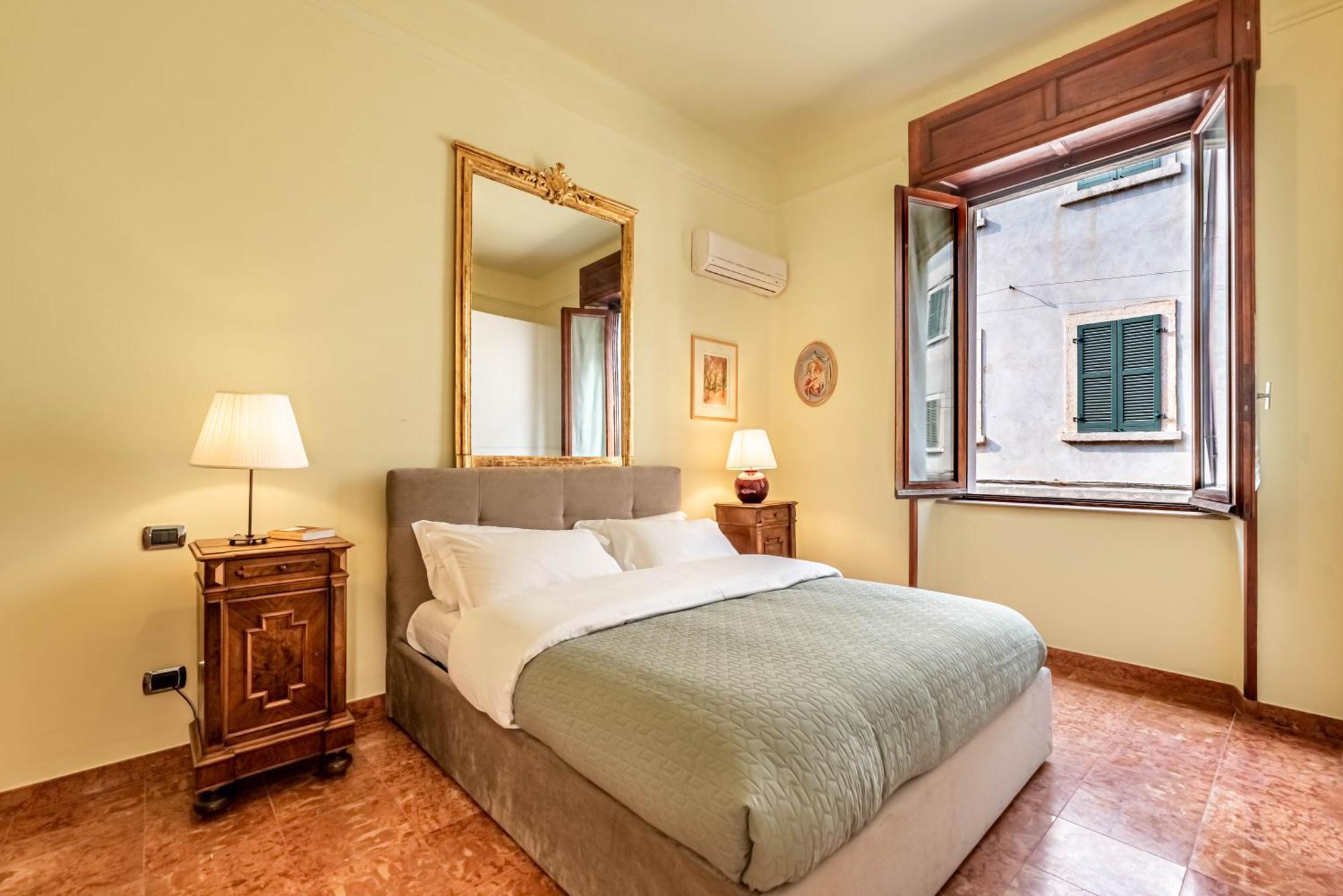 Piazza Isolo Central Apartment Werona Zewnętrze zdjęcie