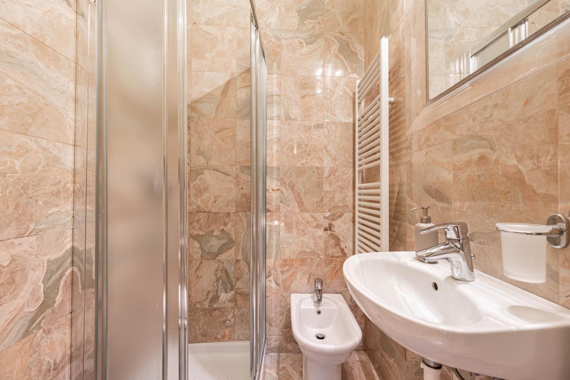 Piazza Isolo Central Apartment Werona Zewnętrze zdjęcie