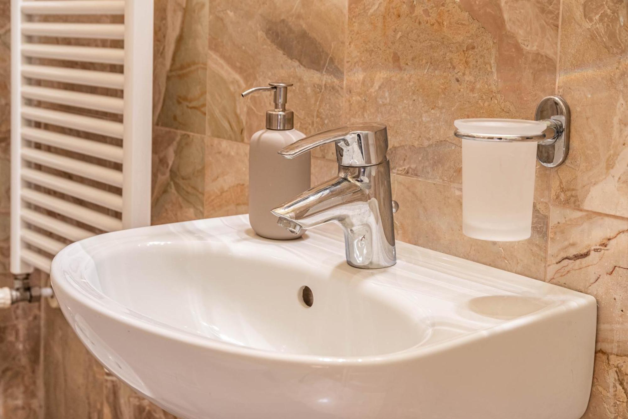 Piazza Isolo Central Apartment Werona Zewnętrze zdjęcie