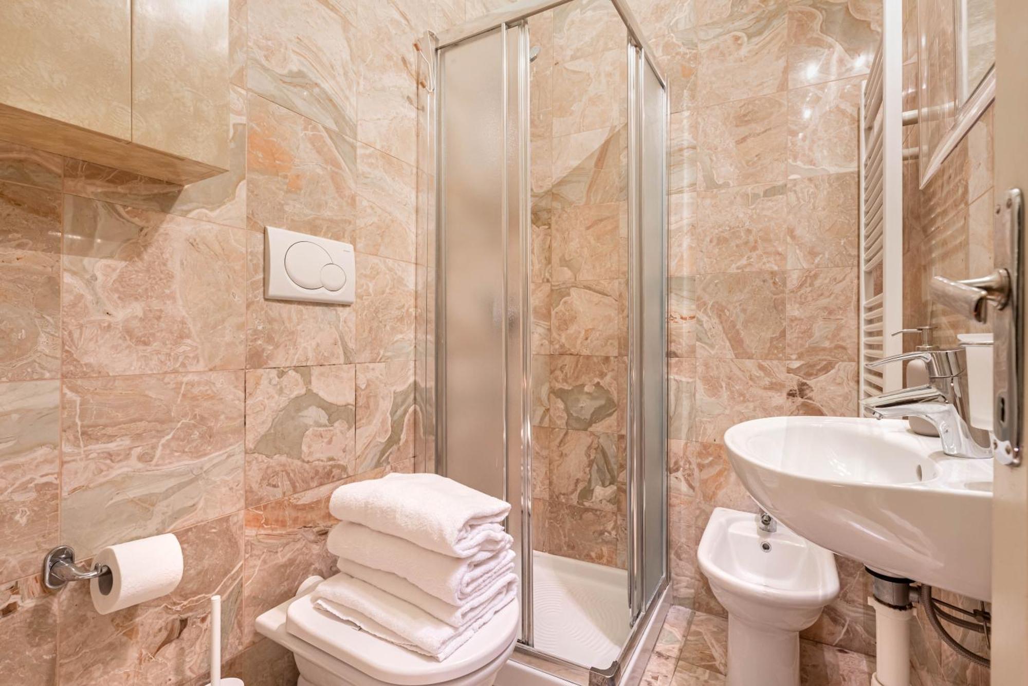 Piazza Isolo Central Apartment Werona Zewnętrze zdjęcie