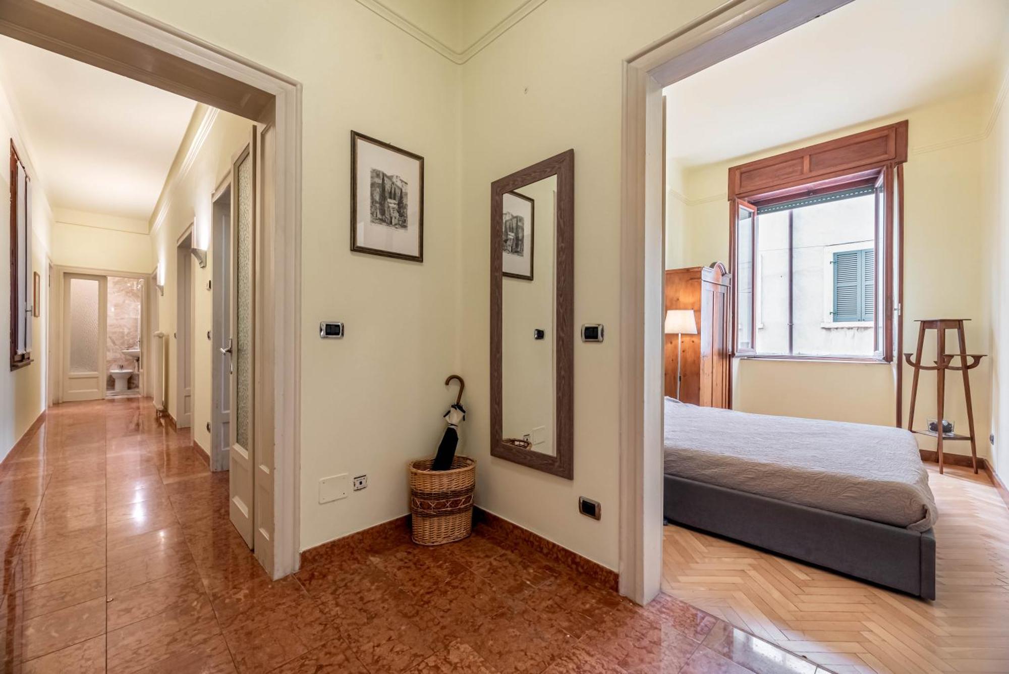 Piazza Isolo Central Apartment Werona Zewnętrze zdjęcie
