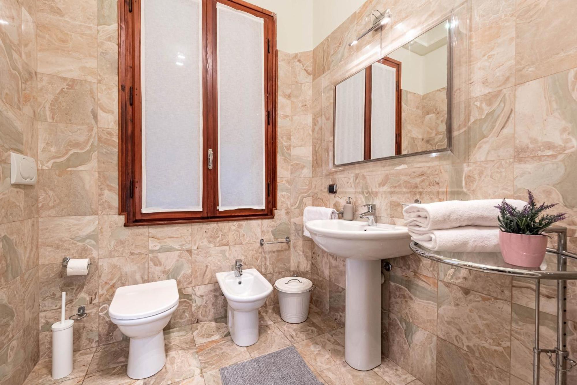Piazza Isolo Central Apartment Werona Zewnętrze zdjęcie