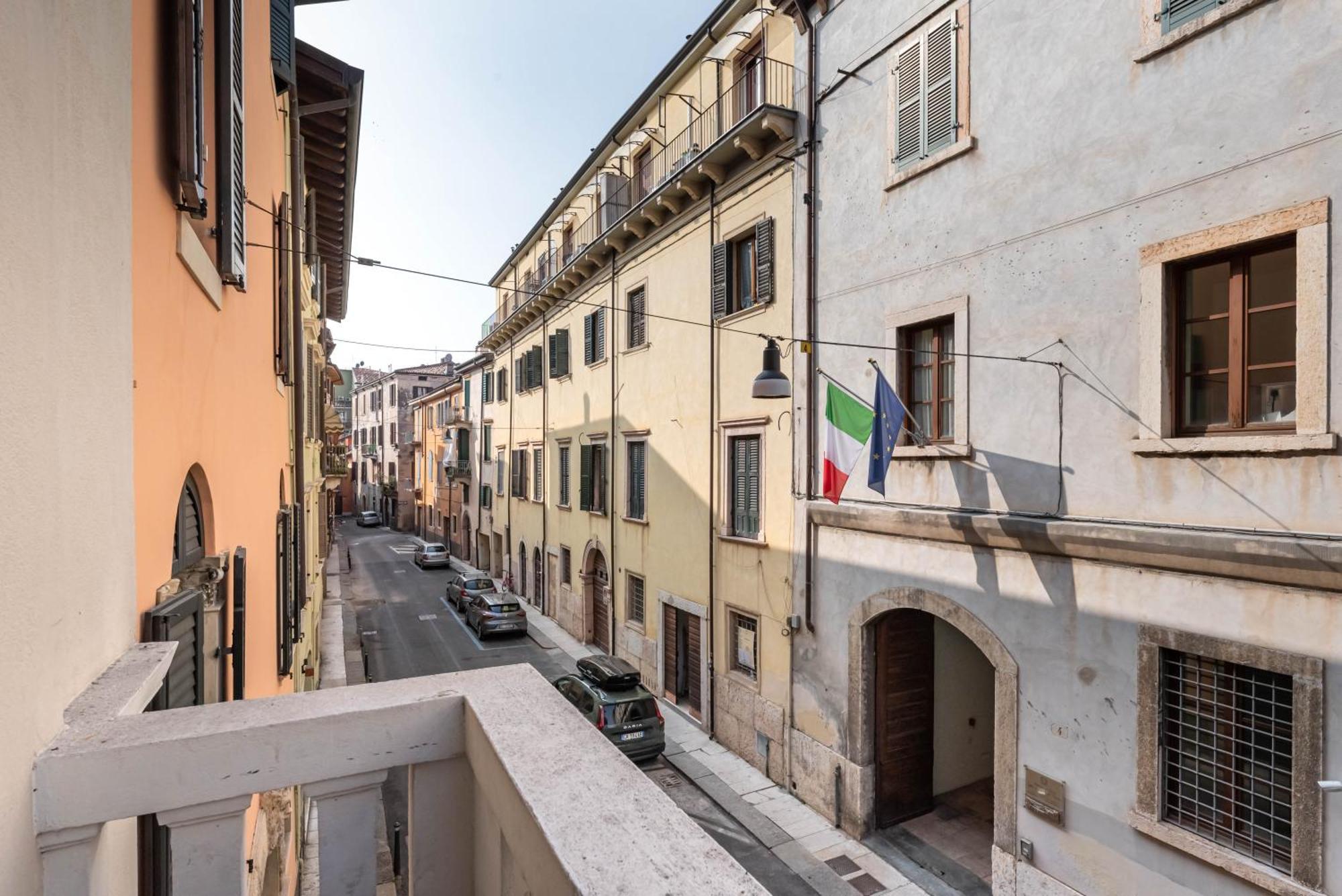 Piazza Isolo Central Apartment Werona Zewnętrze zdjęcie
